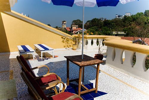 Bougainvillea Guest House Кандолім Екстер'єр фото